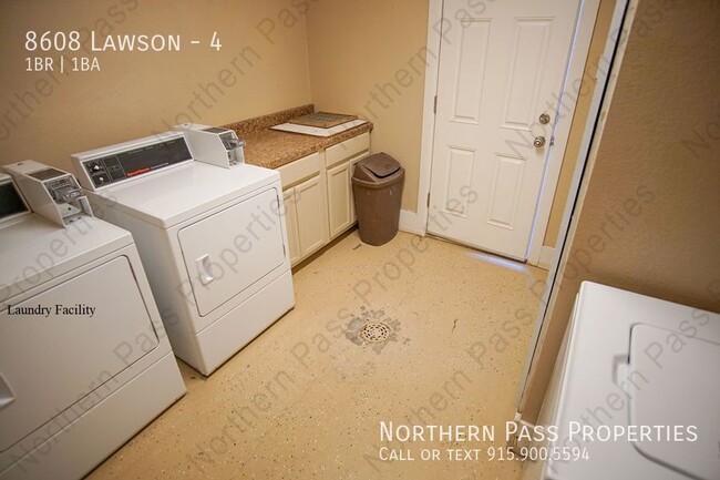 Building Photo - Cozy 1 BDR Northeast Apt- Water Included! ...