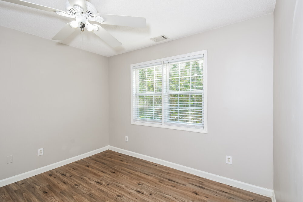 Building Photo - 301 Saddlewood Dr