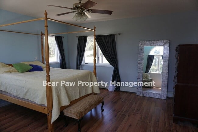 Building Photo - Great House in South Evergreen!! Must See!!
