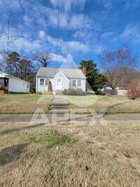 Building Photo - Craftsman Style 2 Bd 1- Ba Single Family H...
