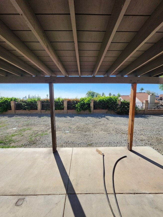 Building Photo - Charming Single-Story Home