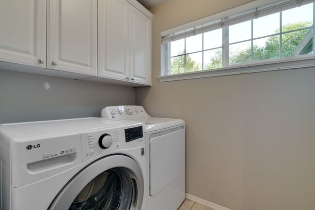 Building Photo - Spacious 4BR / 3BA Home in Desirable Bethany Area