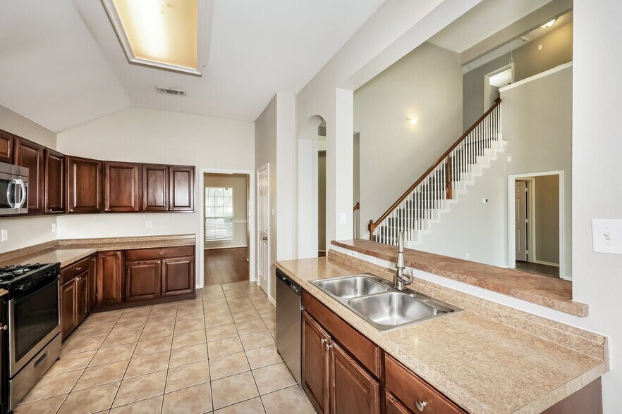 Building Photo - 4500 Clear Lake Ln