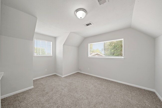 Building Photo - 3203 Ripplebrook Dr