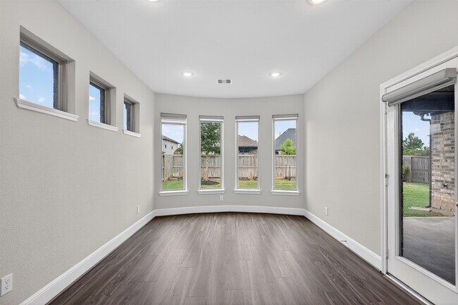 Building Photo - 3123 Lantana Trl