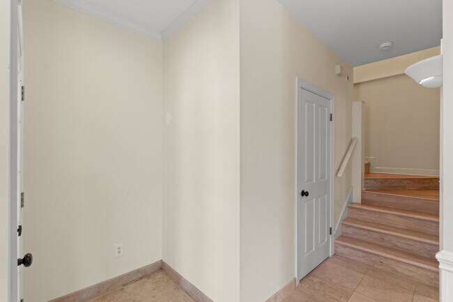 Building Photo - 3 bedroom/ 2.5 bathroom in Destin, FL!
