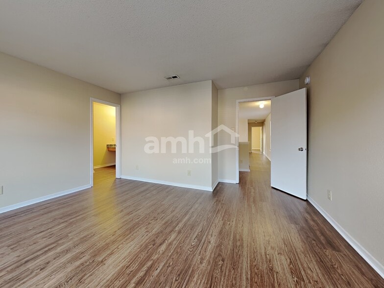 Building Photo - 13342 Allegiance Dr