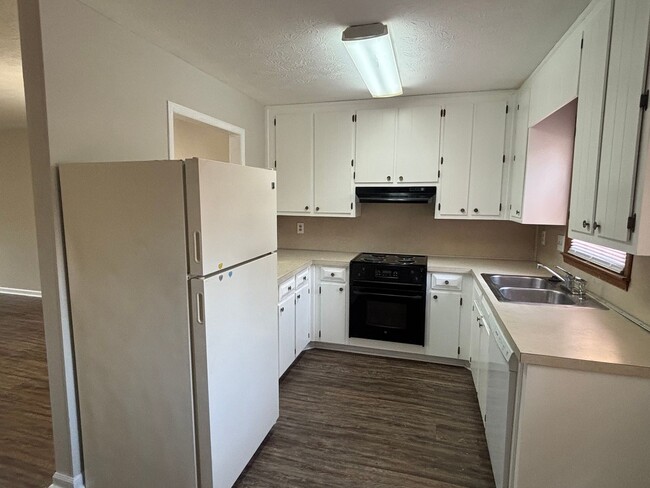 Building Photo - 5296 Weyden Trail