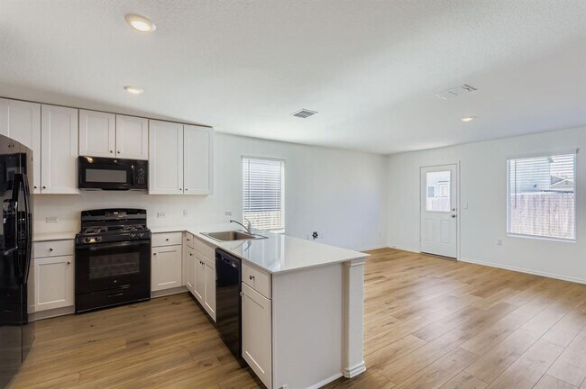 Building Photo - 14412 Nini Cv