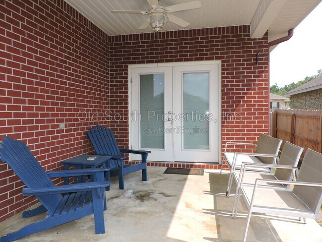 Building Photo - 5643 Vendome Ct