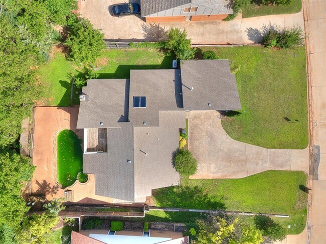 Building Photo - 11609 Twisted Oak Rd