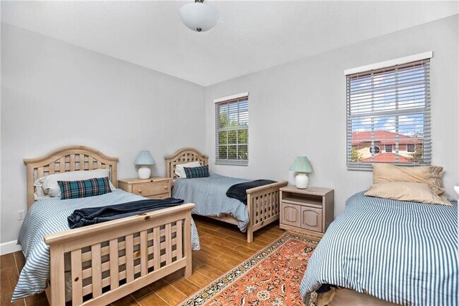 Building Photo - 4106 Carriage Dr