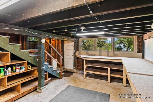 Building Photo - 632 Acacia Ln