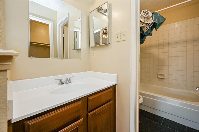 Building Photo - 12300 Brookglade Cir