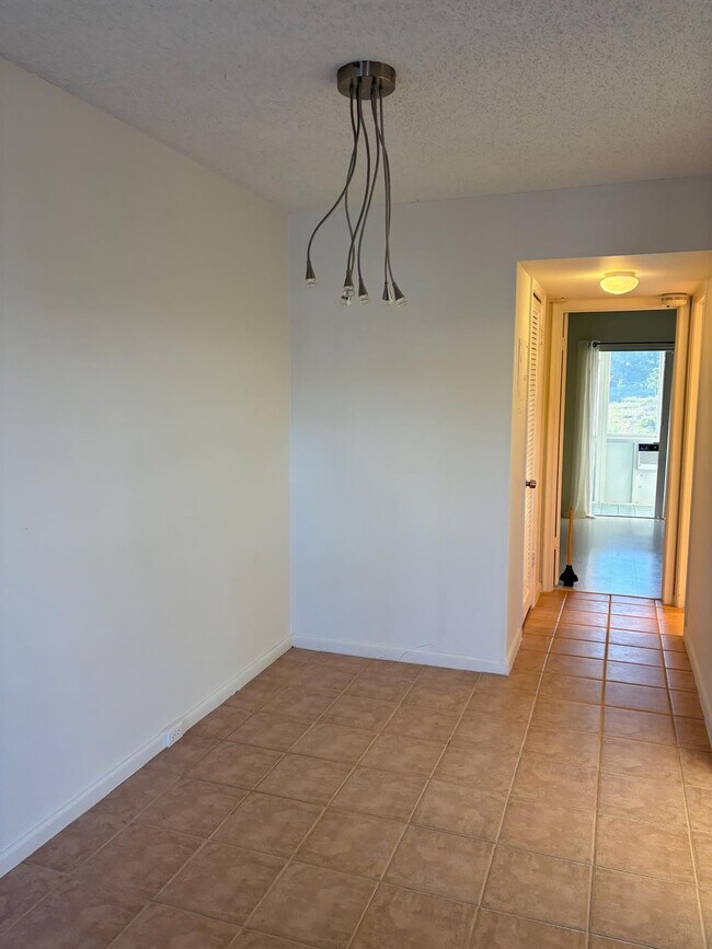 Building Photo - 61 Ashby B