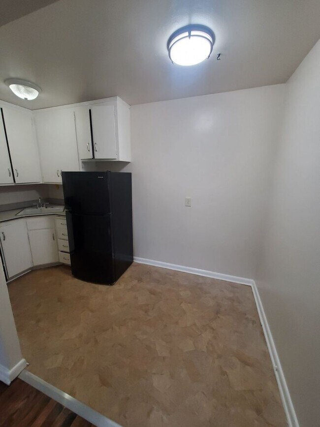 Interior Photo - 3130 S 48th St. - 8 Family