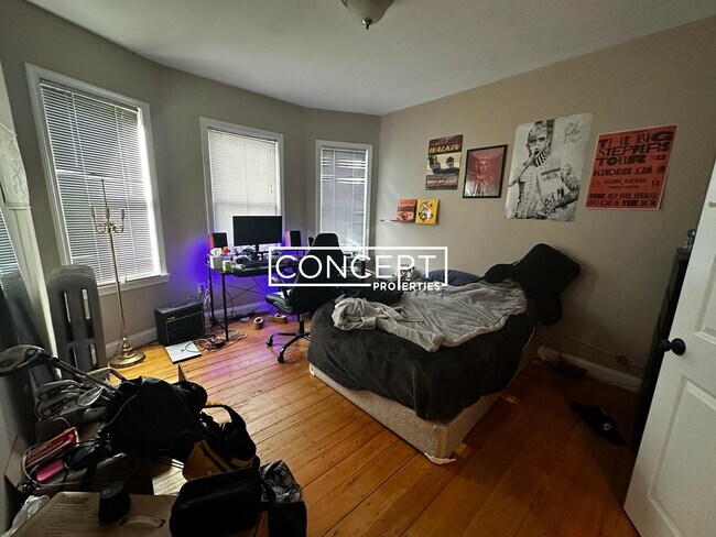 Building Photo - 47 Hillside St