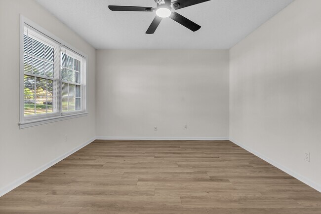 Building Photo - 8493 Cedarbrush Dr