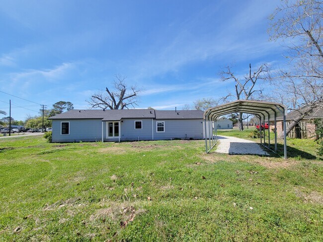 Building Photo - 413 S Market St