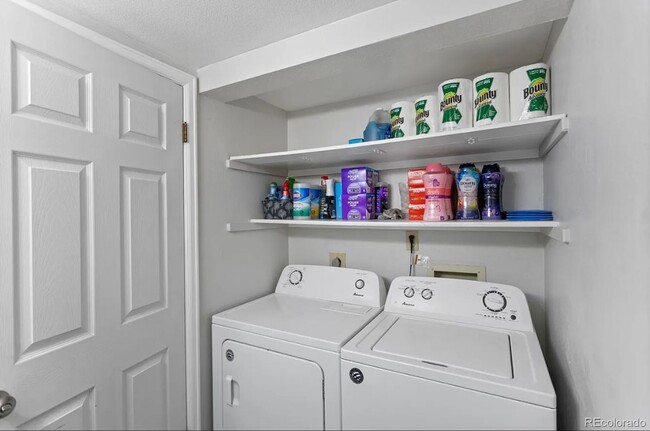 Building Photo - Charming Townhome for Rent in Timber Lake ...