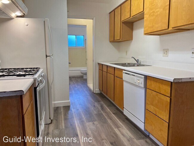 Building Photo - 2 br, 2 bath House - 7965 Leona Way #C