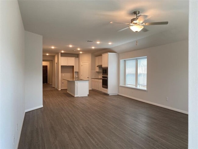 Building Photo - 655 Windbrook Dr