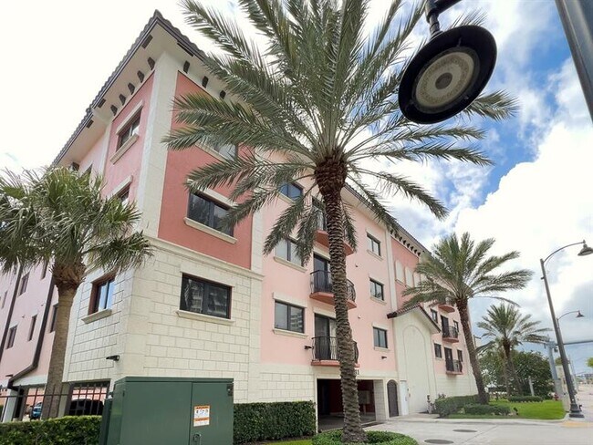 Building Photo - 4241 N Ocean Blvd