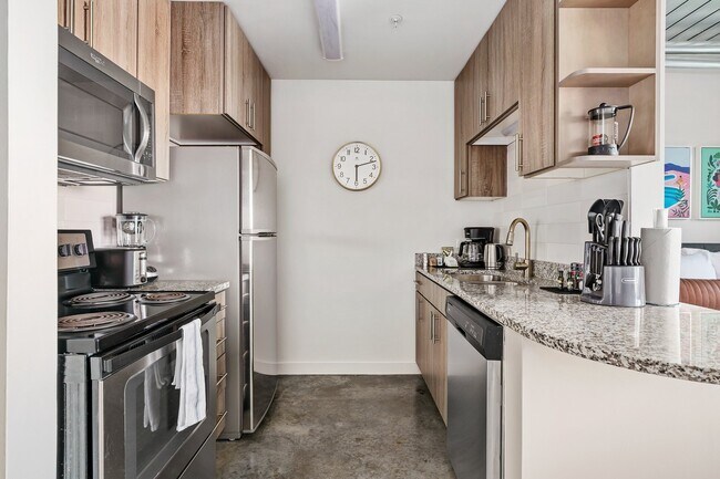 Primary Photo - Midtown Studio for $1,120 – Walkable & Sty...