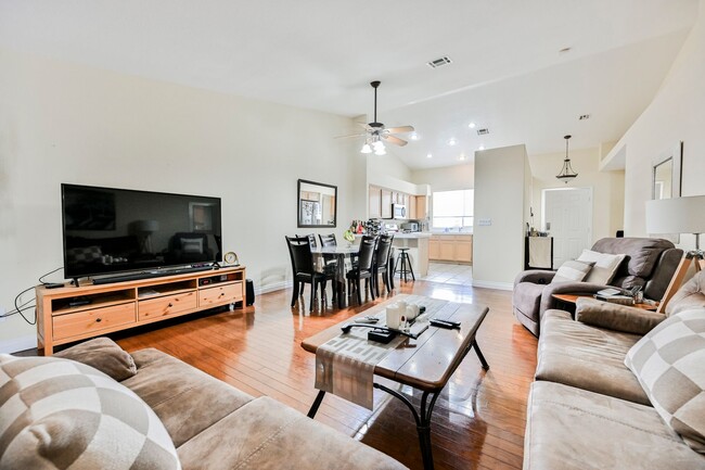 Building Photo - Summerlin - Single Story Townhome -