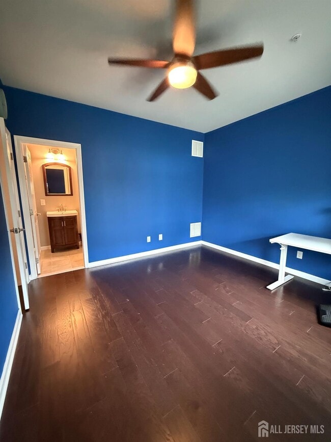 Building Photo - 1305 Hudson Cir