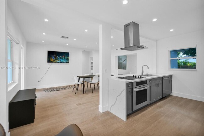 Building Photo - Northeast 81st Street, Miami, FL 33138 - 3 BR 2 BA single-family home