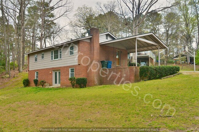 Building Photo - 1747 Holly Hill Dr West Columbia SC 29169
