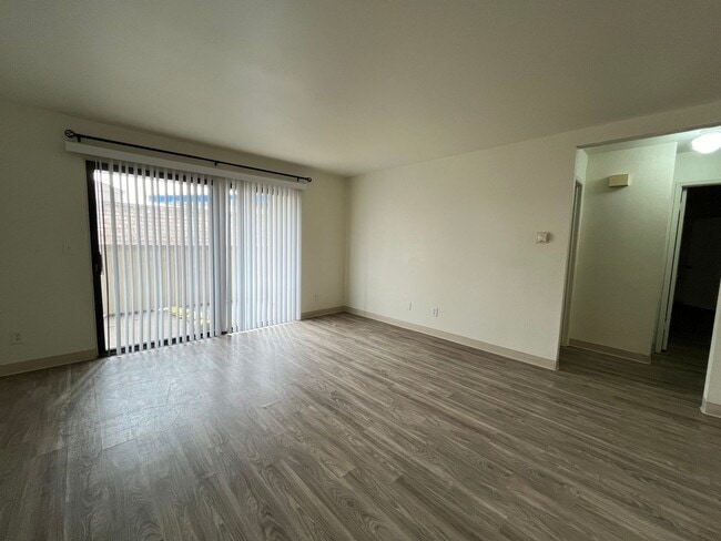 Building Photo - 3490 Santa Maria Way