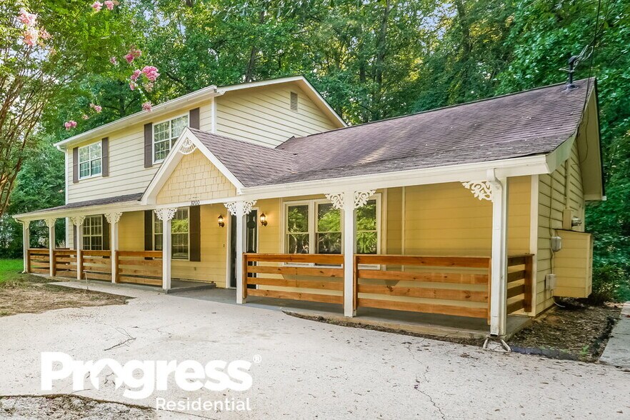Building Photo - 3200 Carmel Dr