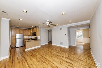 Building Photo - 2 bedroom in Chicago IL 60625