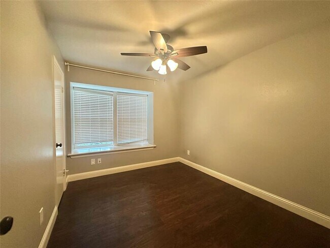 Building Photo - 11407 Bristle Oak Trail