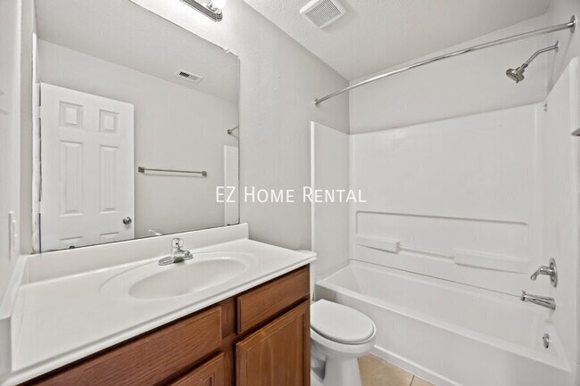 Building Photo - 16267 Silver Wing Ln