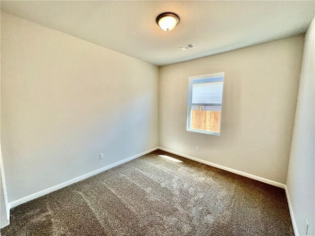 Building Photo - 161 Fluttermill Loop