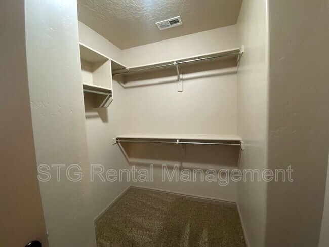 Building Photo - 290 W Buena Vista Blvd