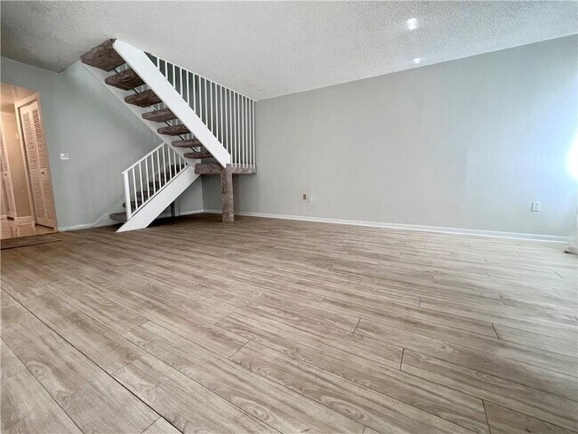 Building Photo - 701 N Pine Island Rd