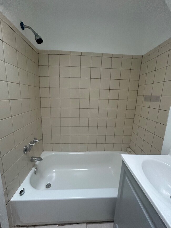 Building Photo - 66 Allison St NE