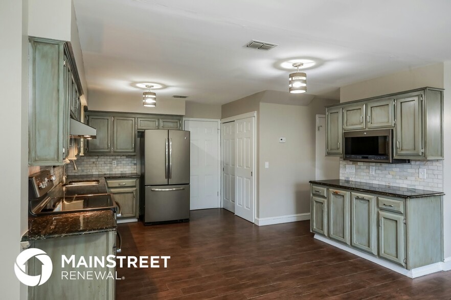 Building Photo - 1591 Acanthus Manor