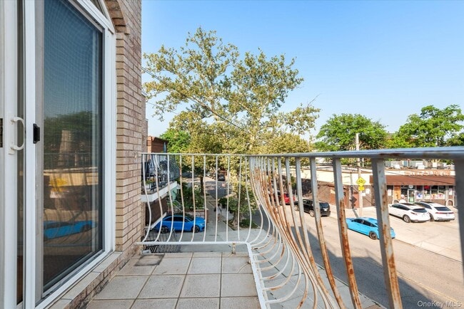 Building Photo - 71-05 Cooper Ave