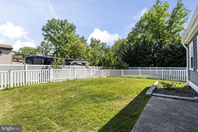 Building Photo - 8005 Woodholme Cir