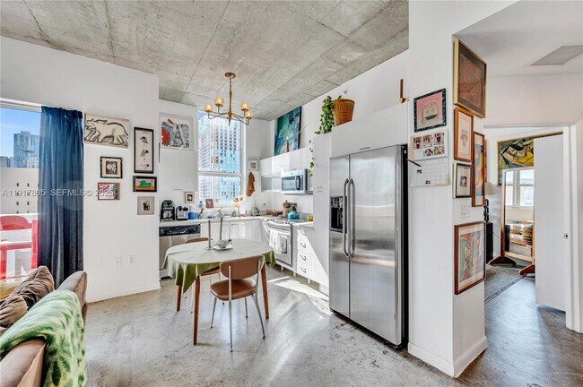 Building Photo - 133 NE 2nd Ave