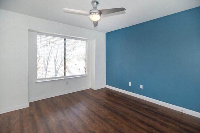 Building Photo - Cozy South East Austin Condo