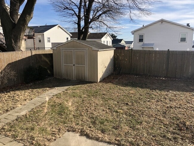 Building Photo - 111 Oxford St