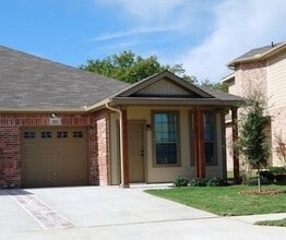 Building Photo - 315 Orbit Dr