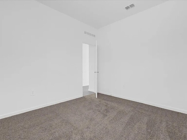 Building Photo - 4391 Pebbles Throw Dr