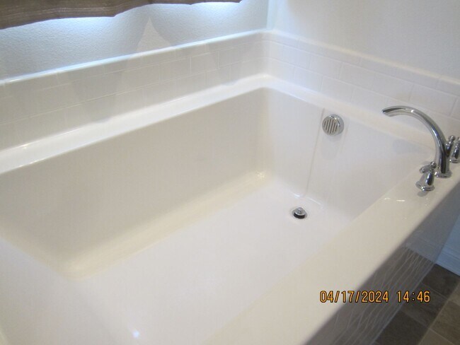 Building Photo - COOL POOL, PARKS AND NEAR NEW 3 BR PLUS DEN IN MEINFEE